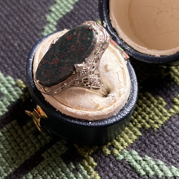 Vintage 14K white gold and Bloodstone Ring by Ostby and Barton - Picture 3 of 4